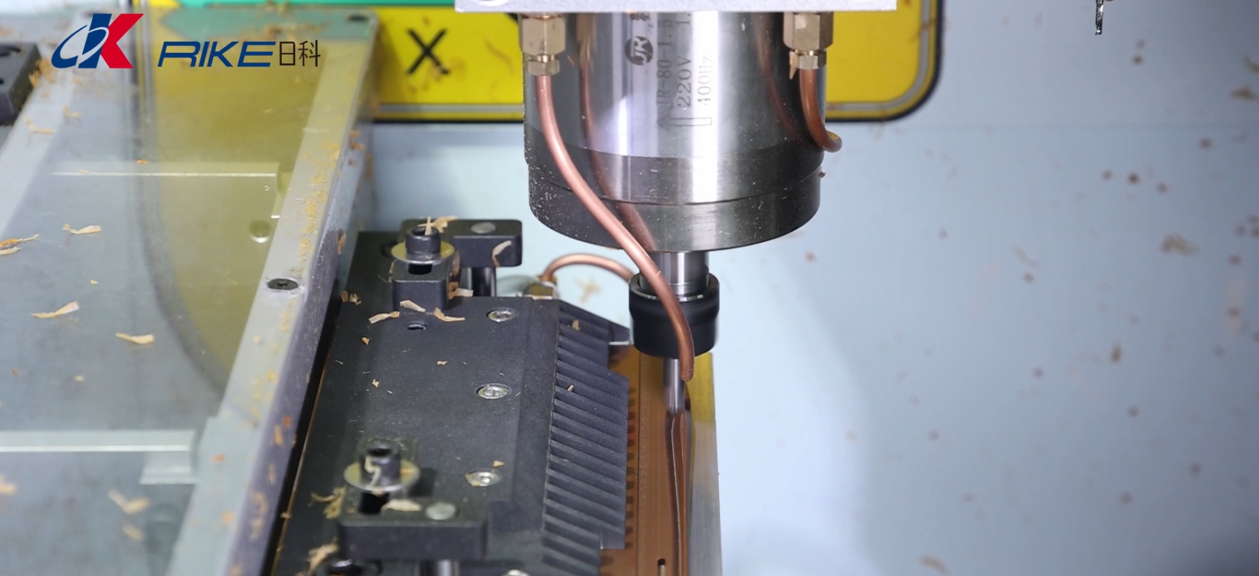 Automatic Cutting Temple and Planing Machine