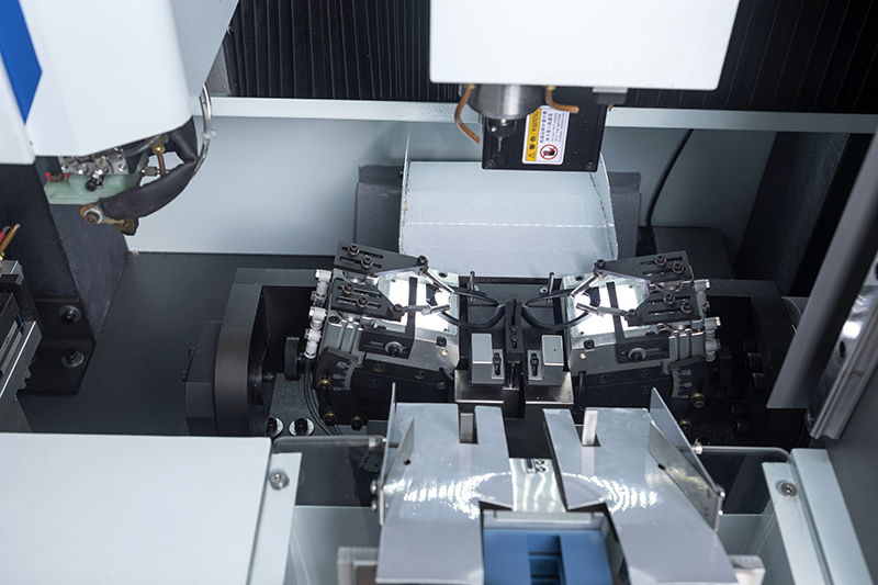  Fully Automatic Eyeglass Hinge Insertion Machine